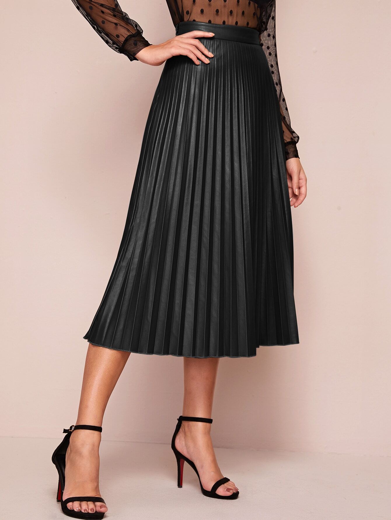 Saia-Midi-Plissado-Couro-Eco-Preto-Loline-03