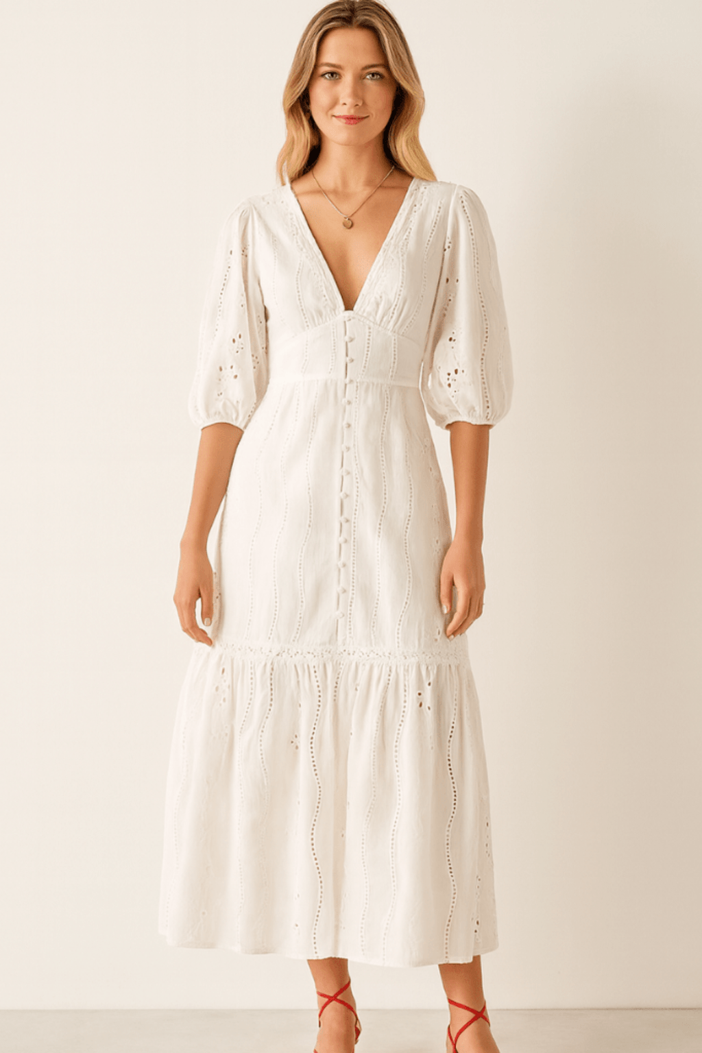 vestido-Branco-Longo-Com-Renda-Decote-em-V-Loline-0147