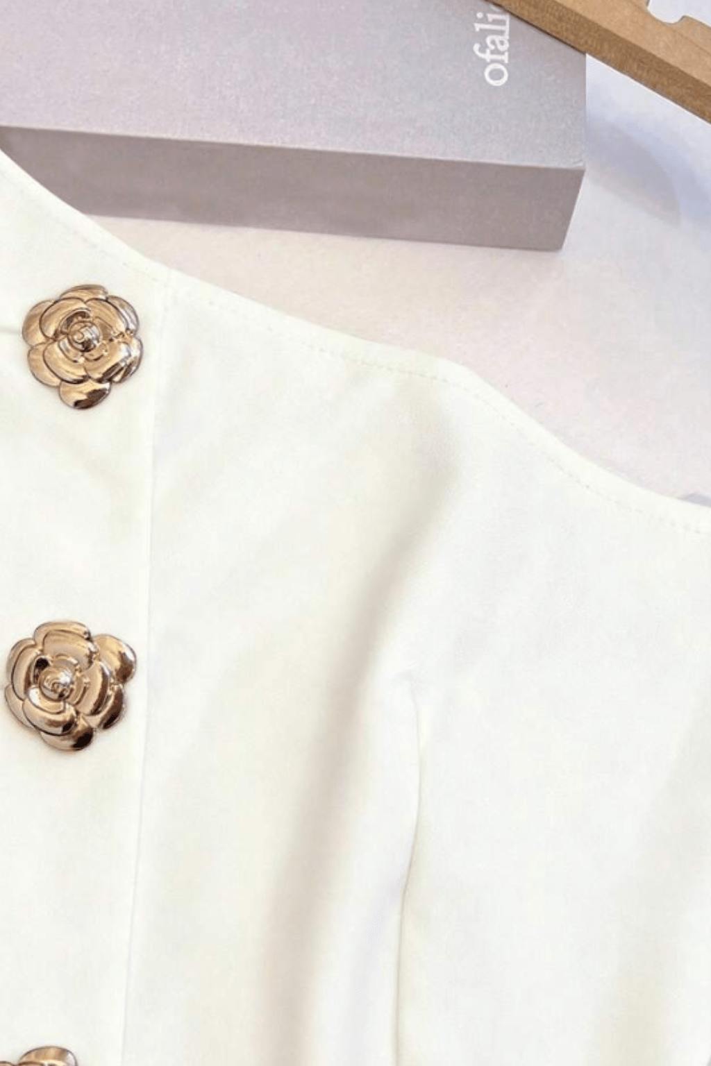 Blusa-Feminina-Modelo-Assimétrico-Branco-LOLINE-016