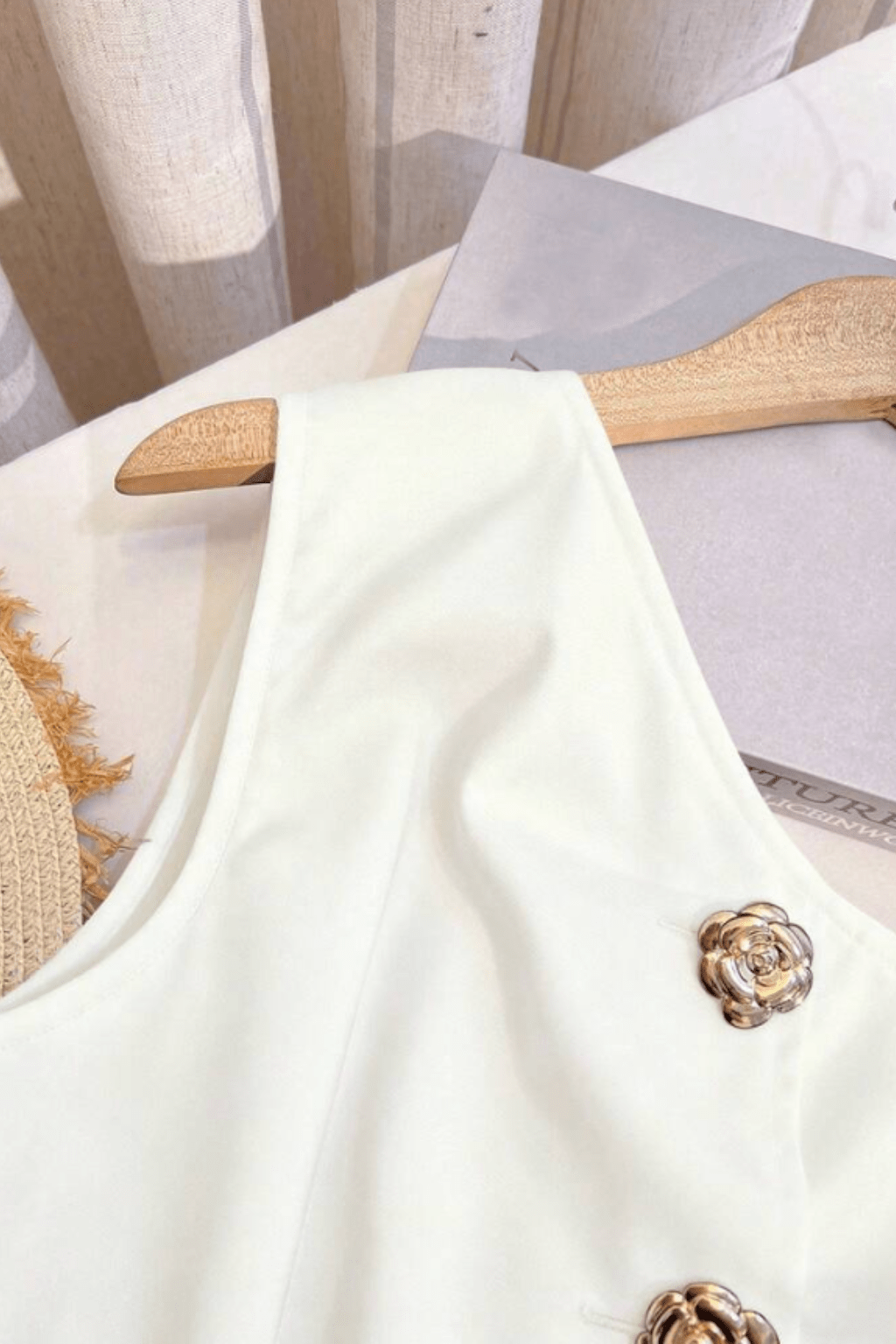 Blusa-Feminina-Modelo-Assimétrico-Branco-LOLINE-019