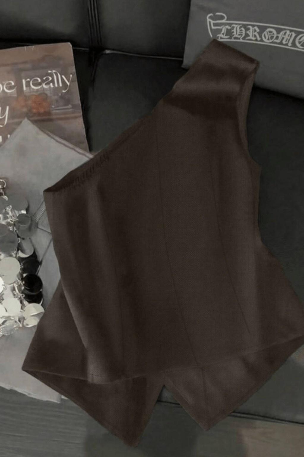 Blusa-Feminina-Modelo-Assimétrico-Marrom-LOLINE-019