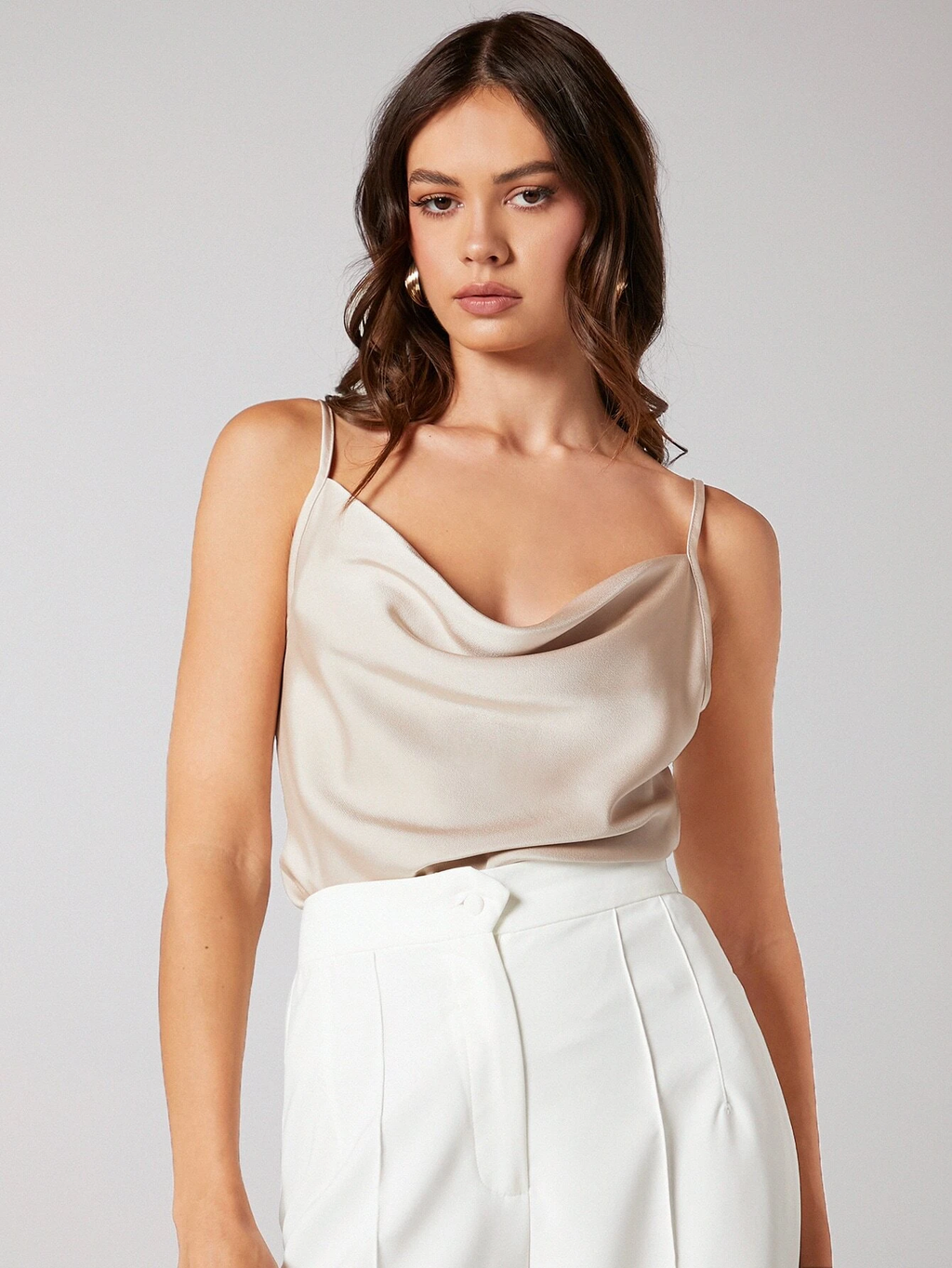 Blusa-Feminina-Regata-Bege-Modelo-Social-Loline-05