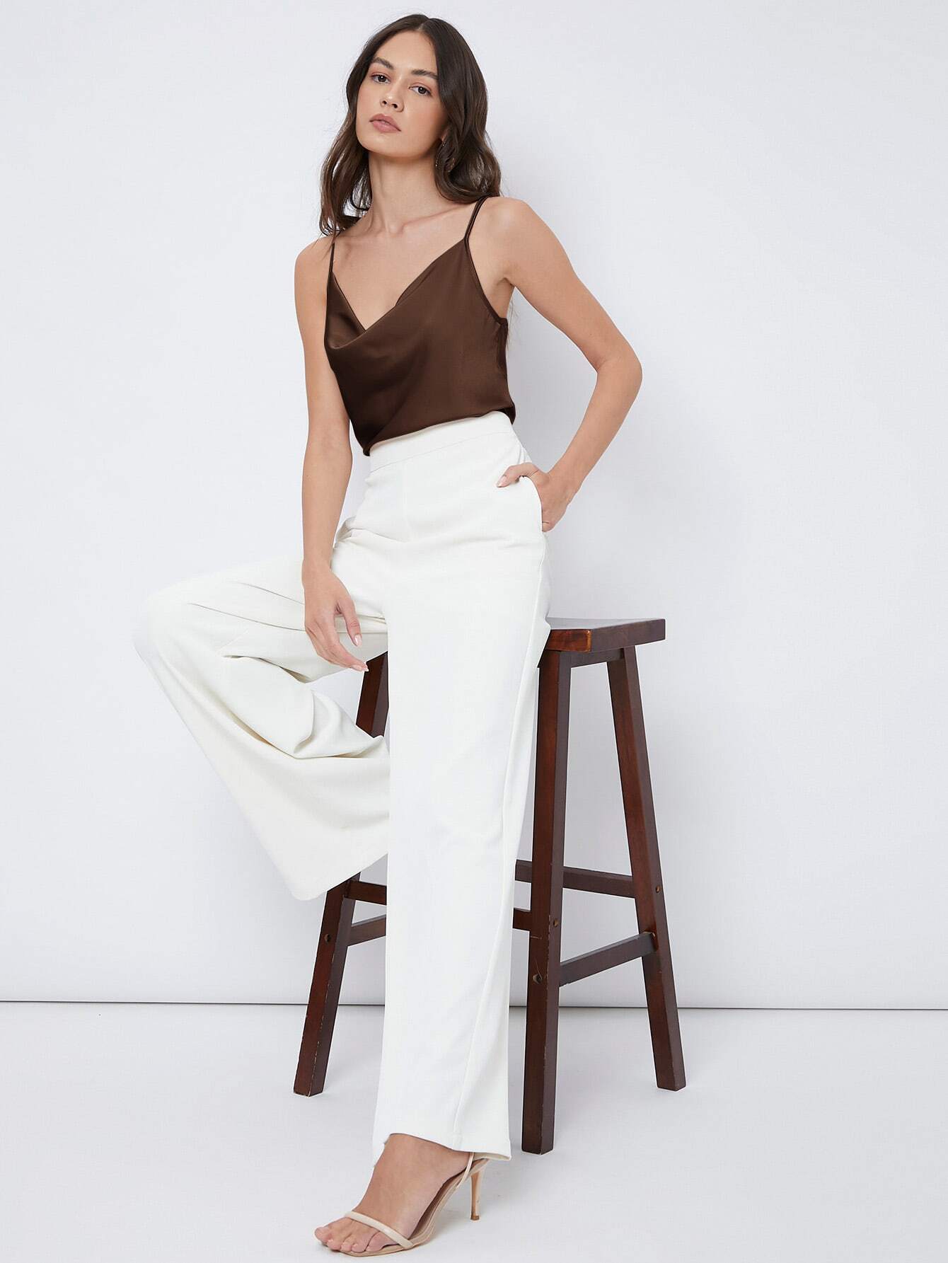 Blusa-Feminina-Regata-Marrom-Modelo-Social-Loline-05