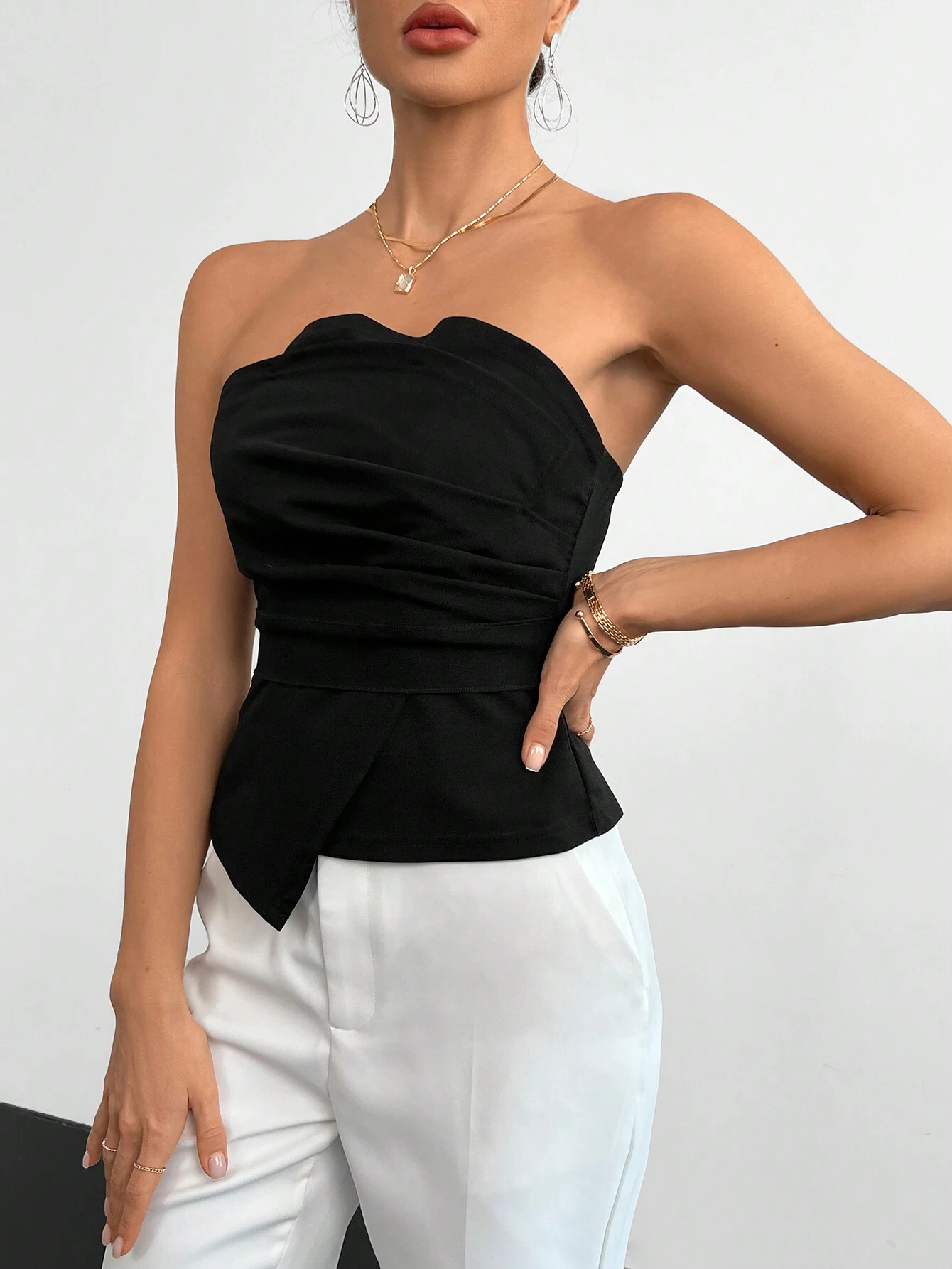 Blusa-Feminina-Tubo-Bainha-Assimetrica-Preto-Loline-03