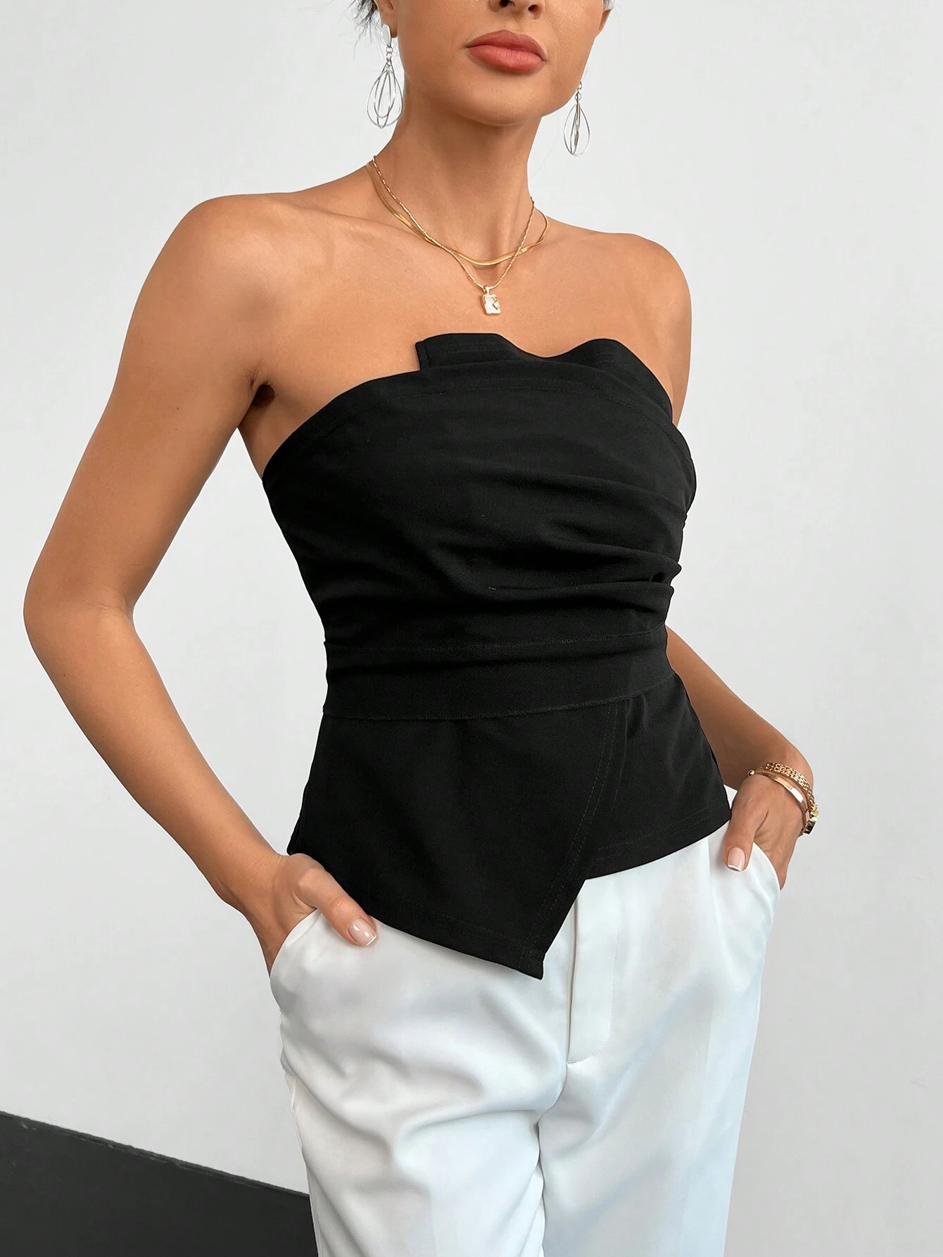 Blusa-Feminina-Tubo-Bainha-Assimetrica-Preto-Loline-04