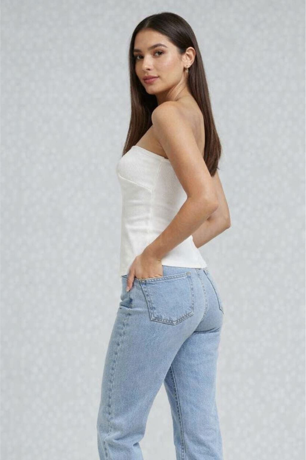 Blusa-Feminina-Vicenza-Detalhe-Franzido-e-Bainha-Assimétrica-Branca-LOLINE-04