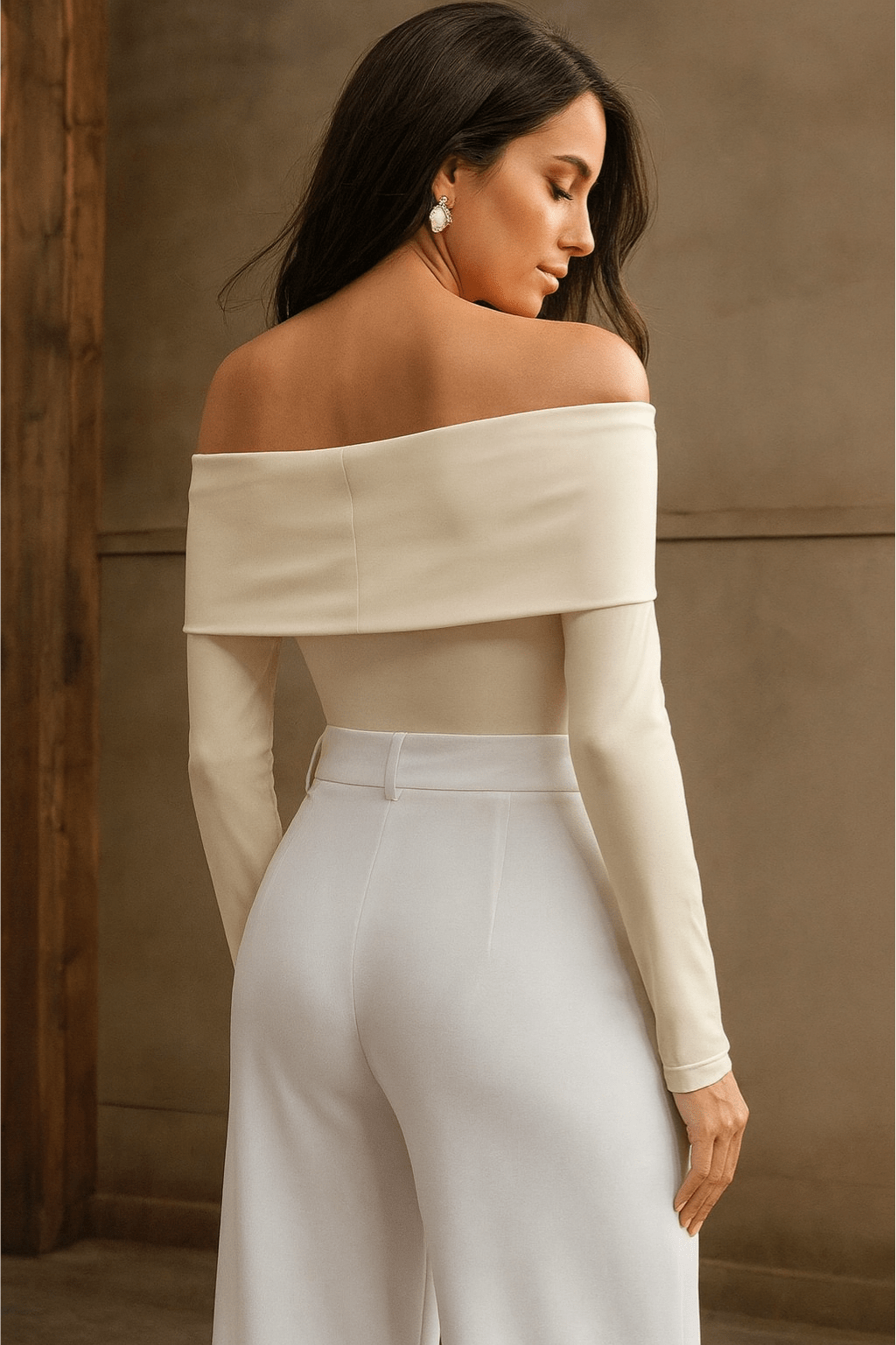 Body-Amélie-Manga-Longa-Com-Ombros-Abertos-e-Nó-Bege-LOLINE-0166