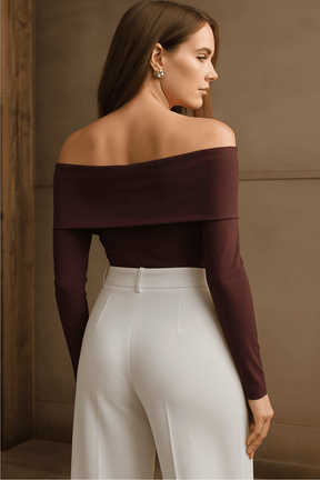 Body-Amélie-Manga-Longa-Com-Ombros-Abertos-e-Nó-Marrom-LOLINE-0188