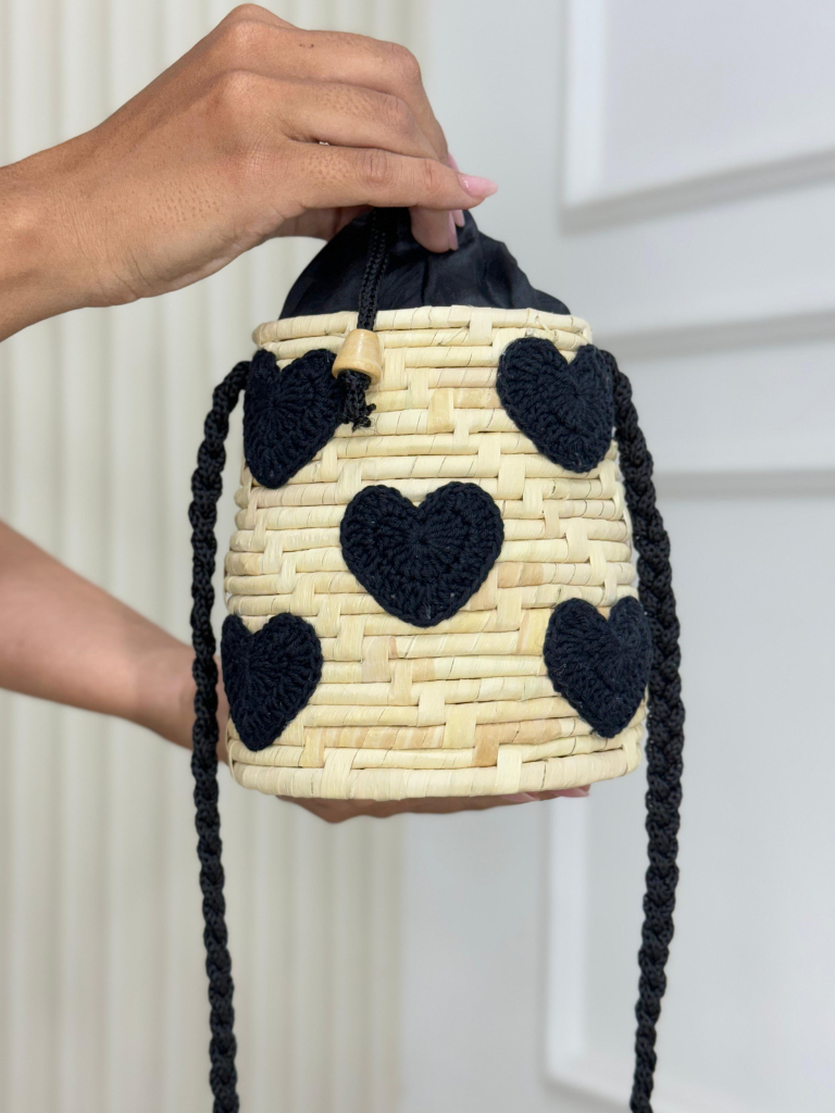 Bolsa-de-Palha-Transversal-Potinho-Coracoes-Painita-LOLINE-49