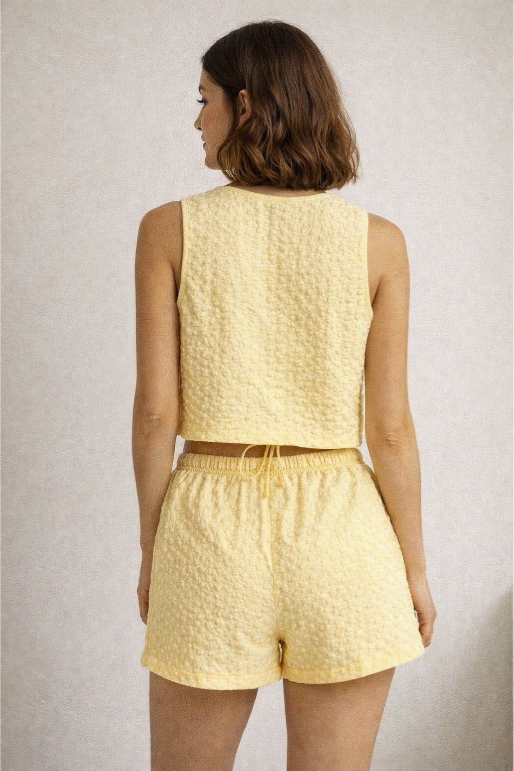 Conjunto-Dorsoduro-2-Peças-Blusa-Trançada-e-Short-Amarelo-LOLINE-02