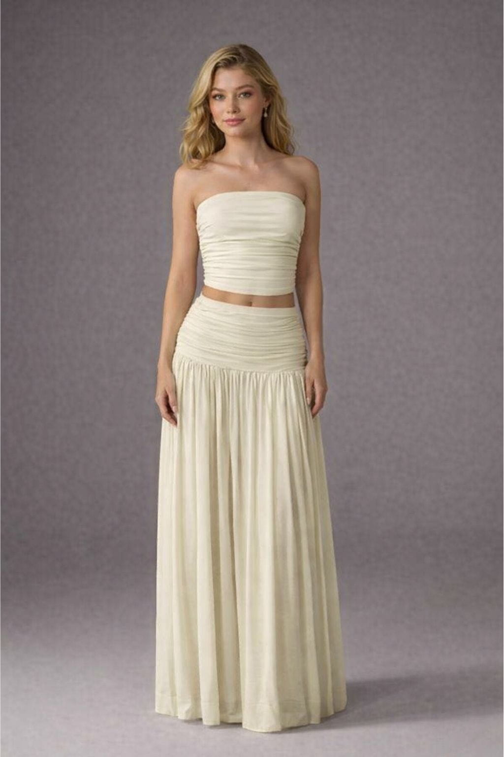 Conjunto-Giudecca-2-Peças-Top-e-Saia-Plissada-Longa-Amarelo-LOLINE-01