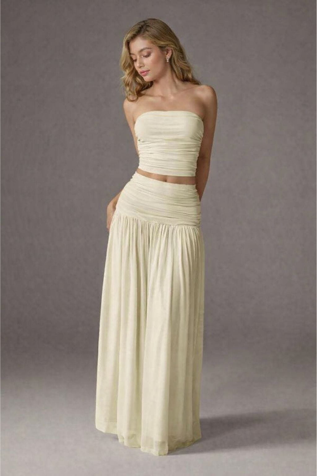 Conjunto-Giudecca-2-Peças-Top-e-Saia-Plissada-Longa-Amarelo-LOLINE-04