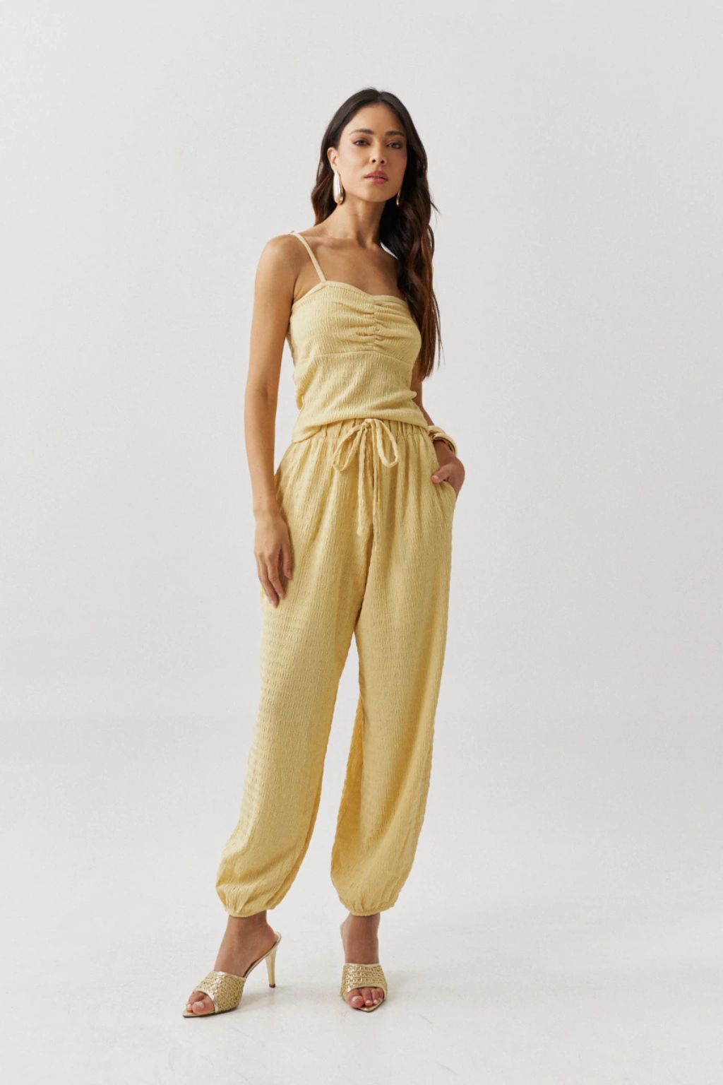 Conjunto-Matera-2-Peças-com-Blusa-Franzida-e-Calça-Aladim-Forrada-LOLINE-01