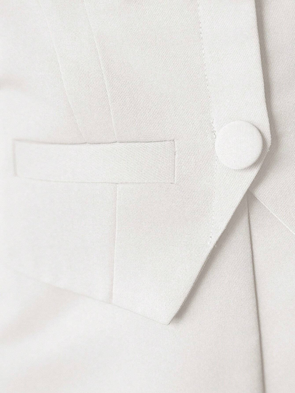 Macacao-Fiorella-Com-Botoes-Frontais-Branco-Loline-004