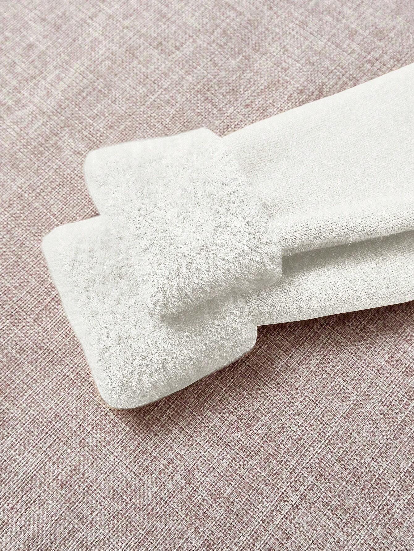 Sueter-Feminino-Tricot-Gola-Alta-De-Veludo-Branca-Loline-01