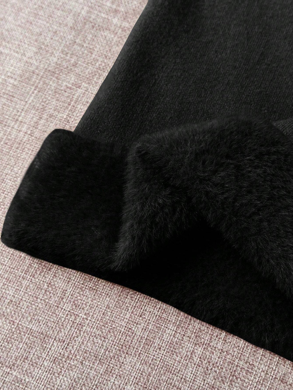 Sueter-Feminino-Tricot-Gola-Alta-De-Veludo-Preto-Loline-01