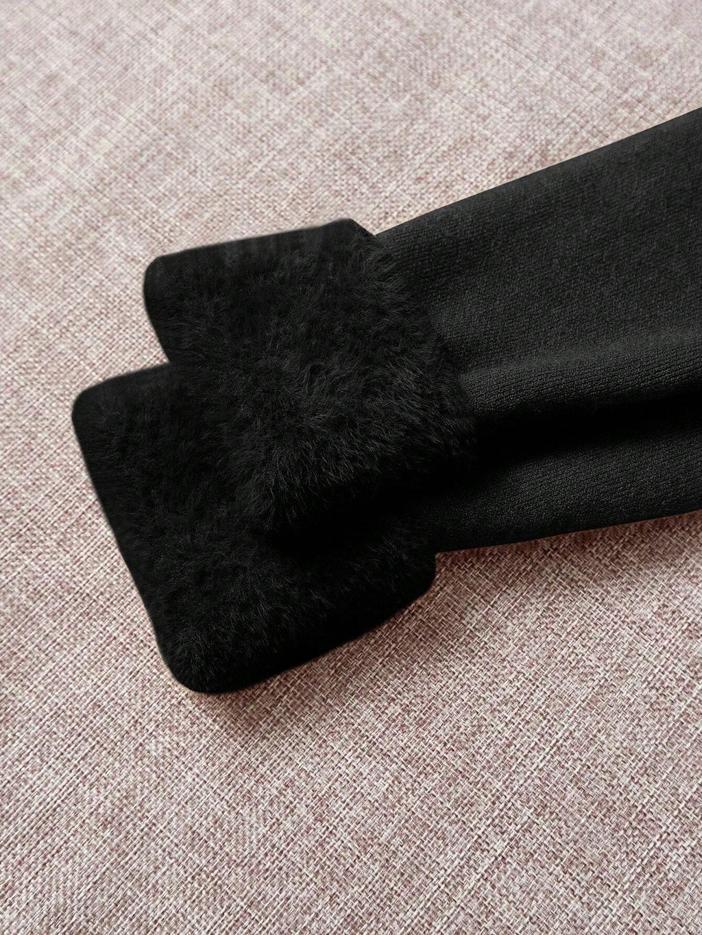 Sueter-Feminino-Tricot-Gola-Alta-De-Veludo-Preto-Loline-02