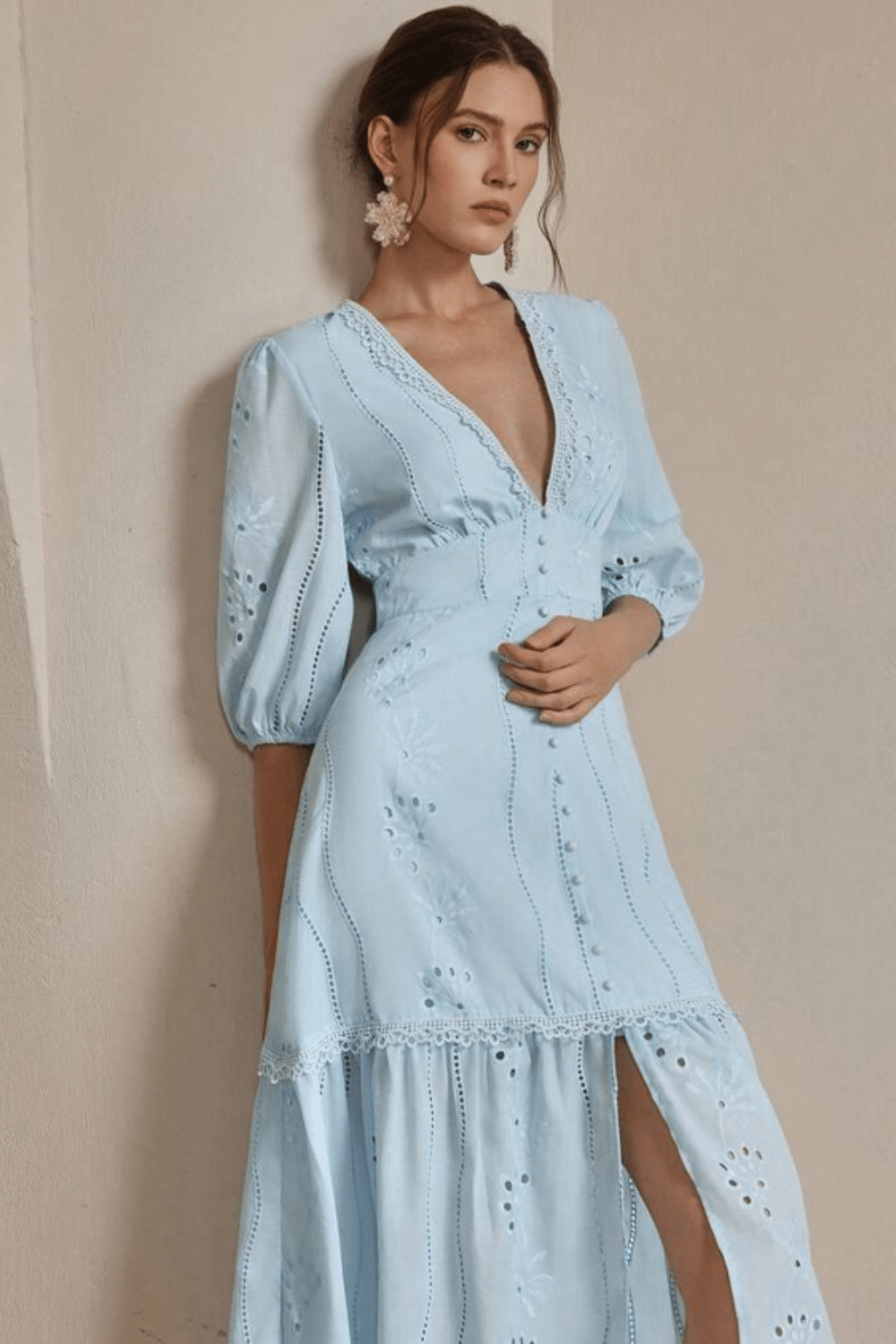 Vestido-Azul-Longo-Com-Renda-Decote-em-V-Loline-017