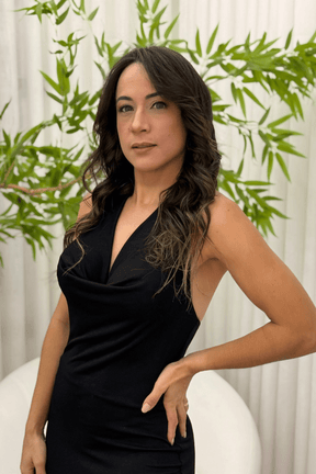 Vestido-Bia-Longo-com-Decote-em-V-Halter-em-Malha-Preto-LOLINE-01