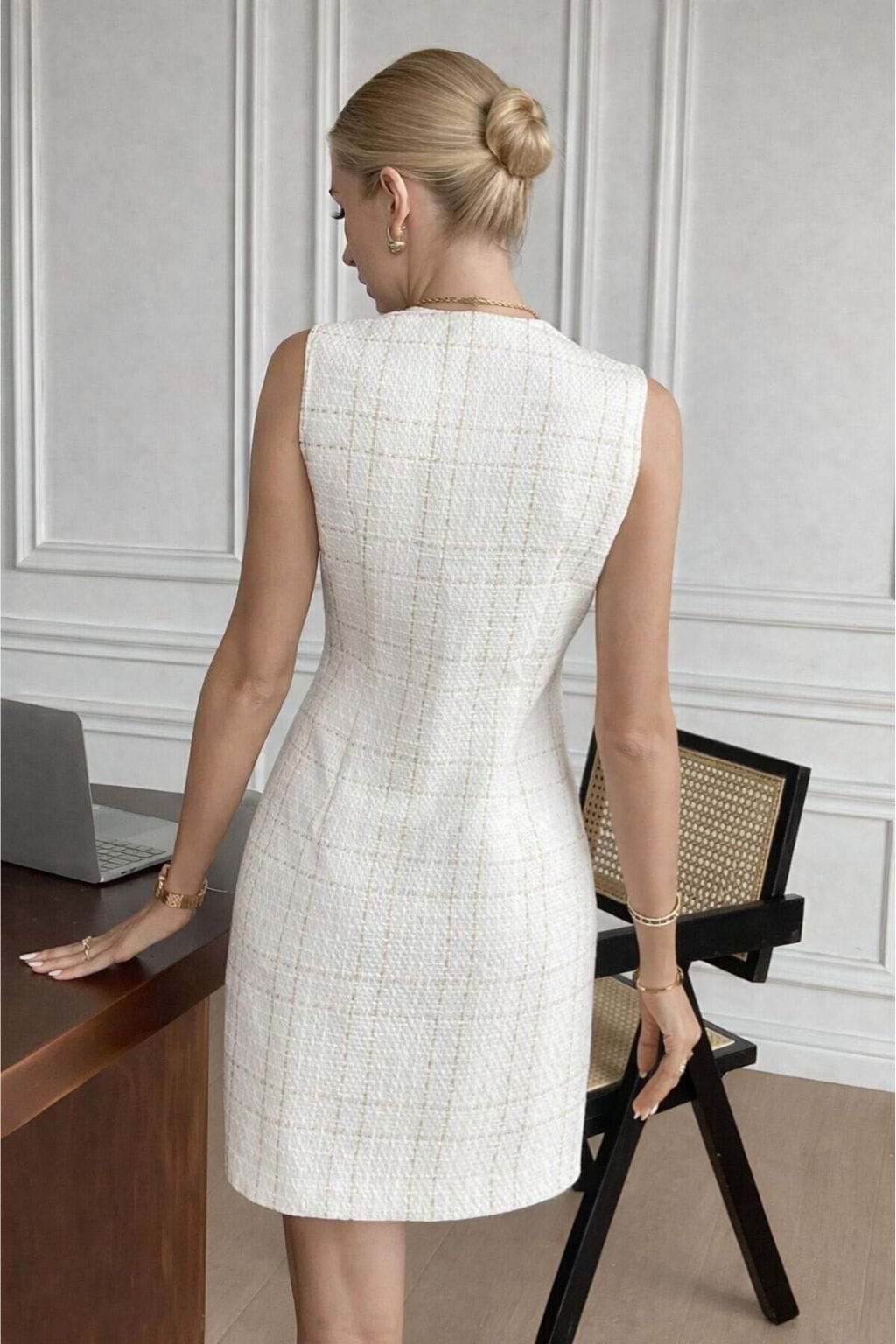 Vestido-Curto-Botões-de-Pérola-Hellena-LOLINE-08