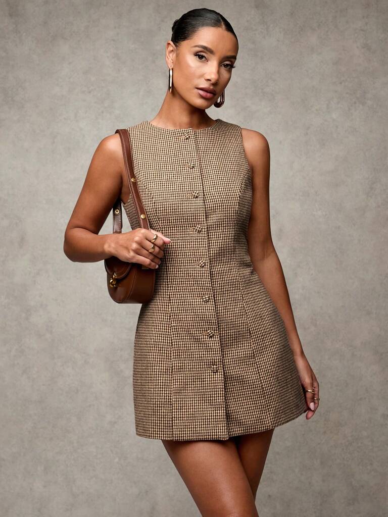 Vestido-Curto-Casual-Decote-Careca-Marrom-Cintia-LOLINE-01