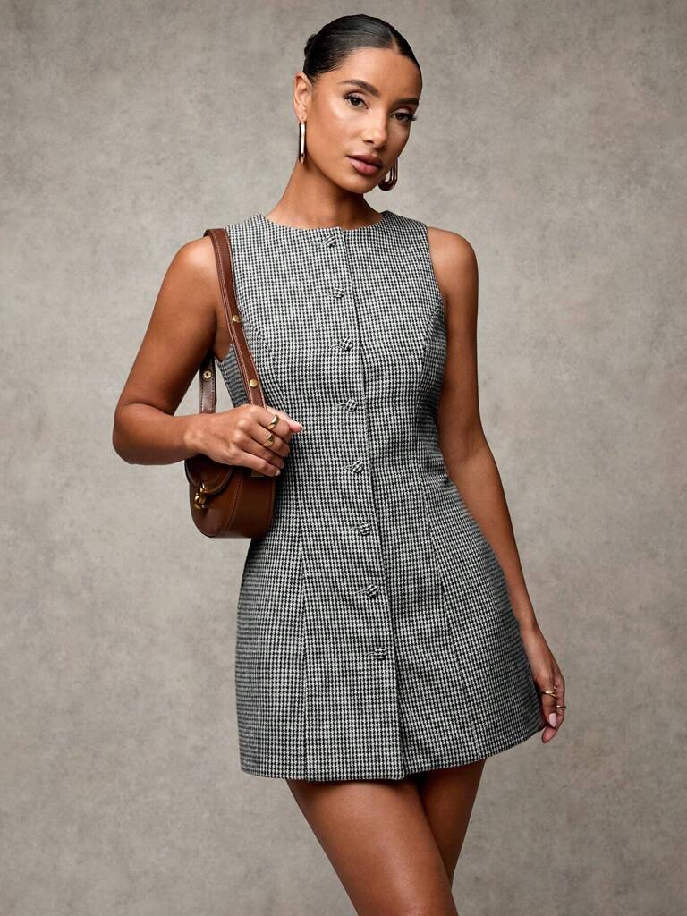 Vestido-Curto-Casual-Decote-Careca-Preto-Cintia-LOLINE-01