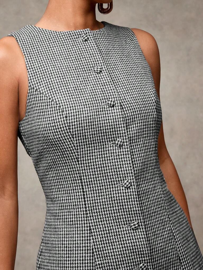 Vestido-Curto-Casual-Decote-Careca-Preto-Cintia-LOLINE-06