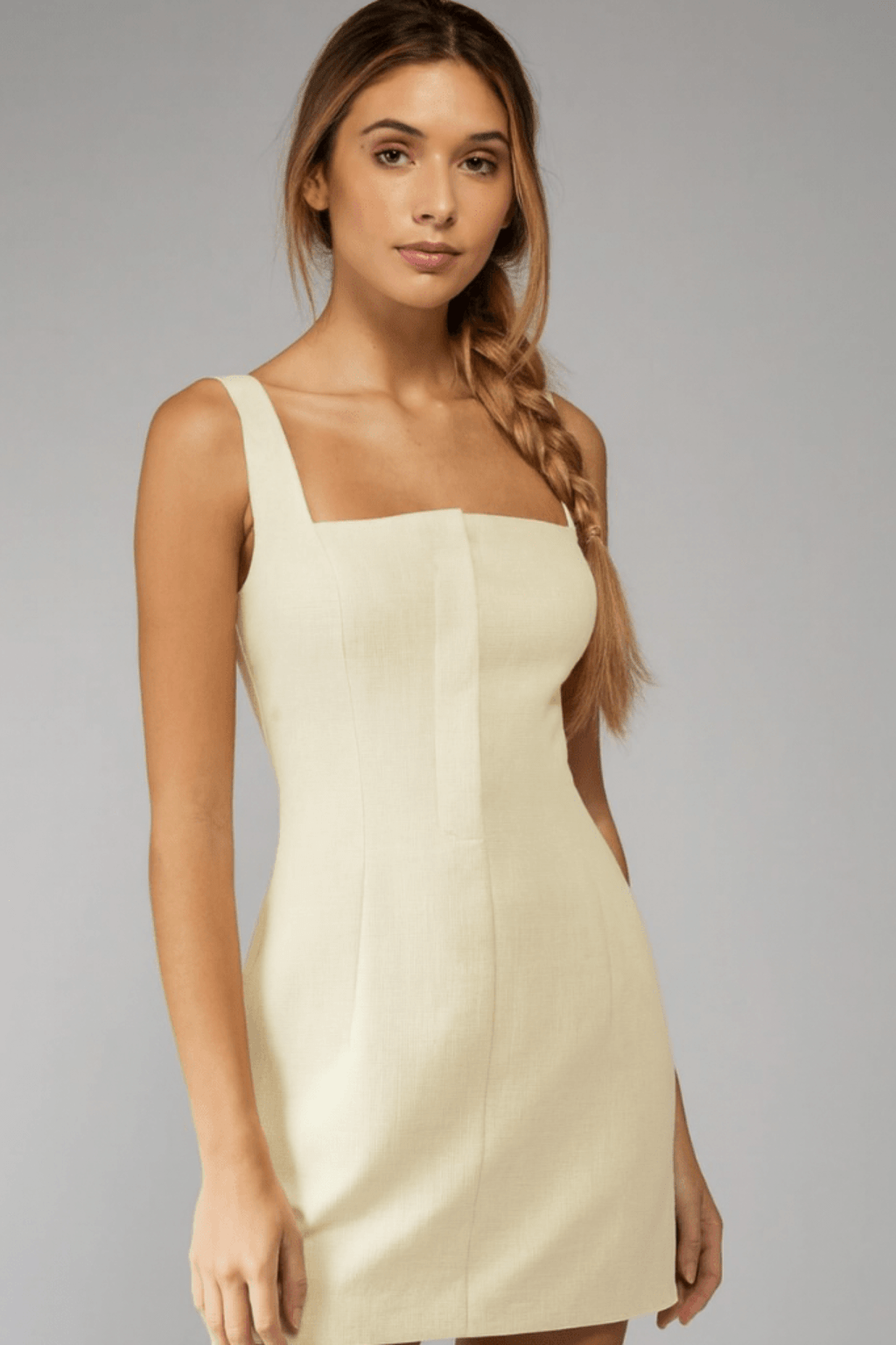 Vestido-Curto-Com-Alças-Slim-Fit-Amarelo-Arielle-LOLINE-012