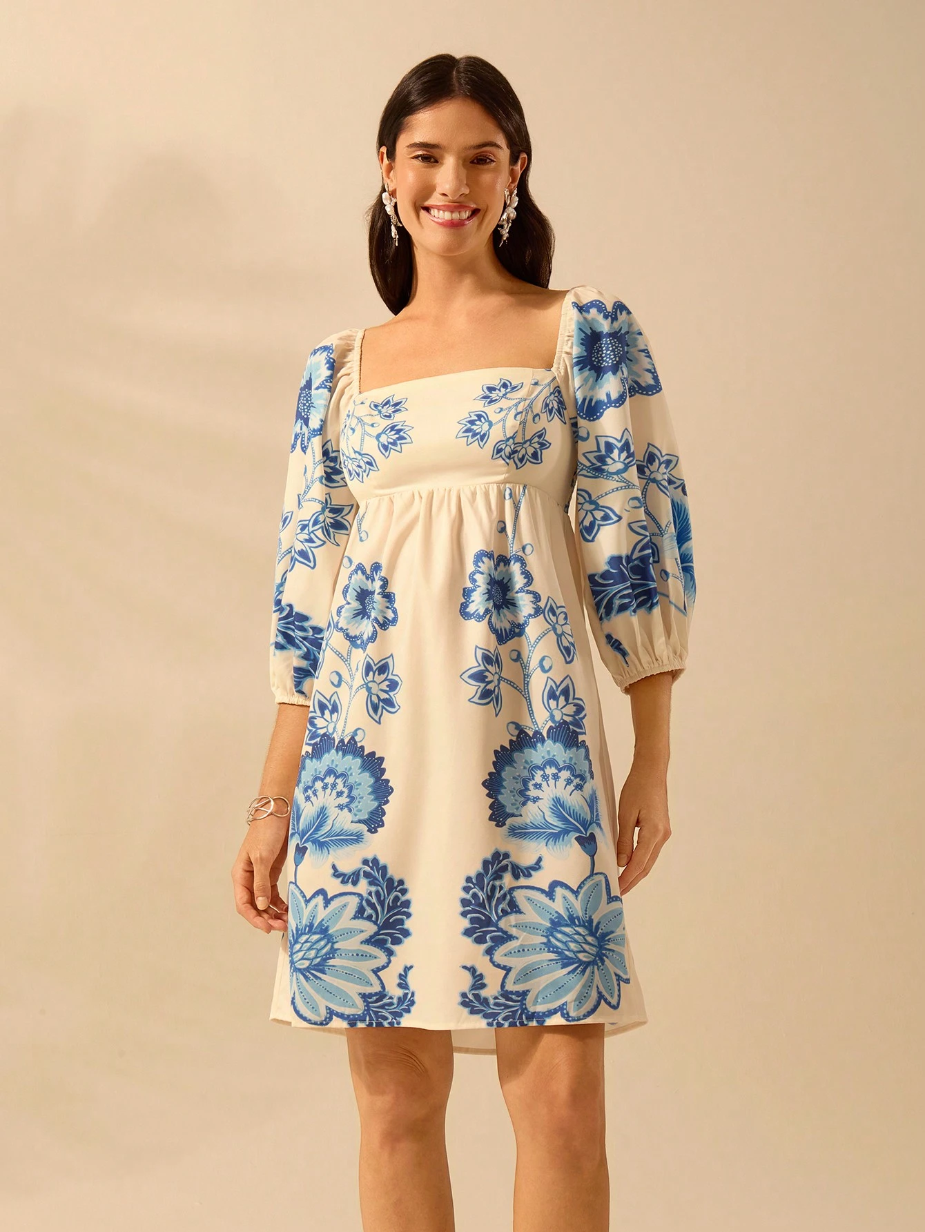 Vestido-Curto-Manga-Bufante-Modelo-Tereza-loline-01