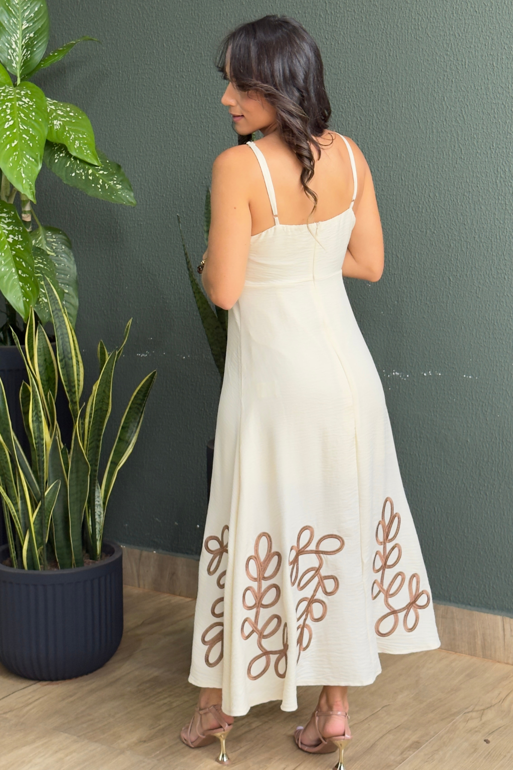 Vestido-Lavie-Bordada-em-Folhas-Damasco-LOLINE-01914