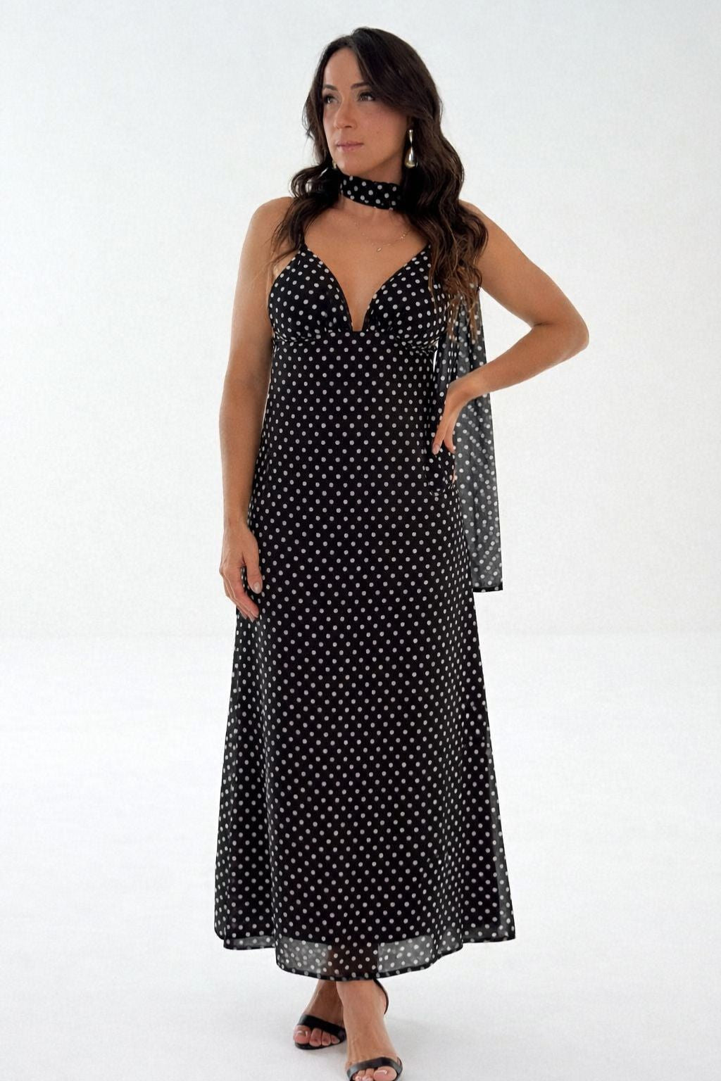 Vestido-Lido-Com-Al_as-Costas-Abertas-Estampa-Po_-Preto-LOLINE-0110