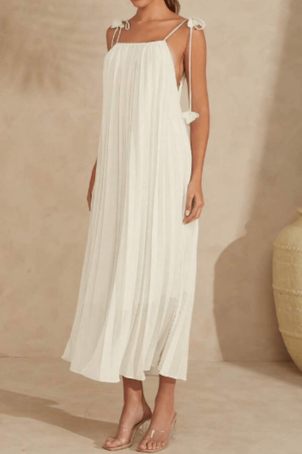 Vestido-Lorena-Plissado-Longo-Com-Amarração-Detalhe-em-Flor-Branco-LOLINE-03