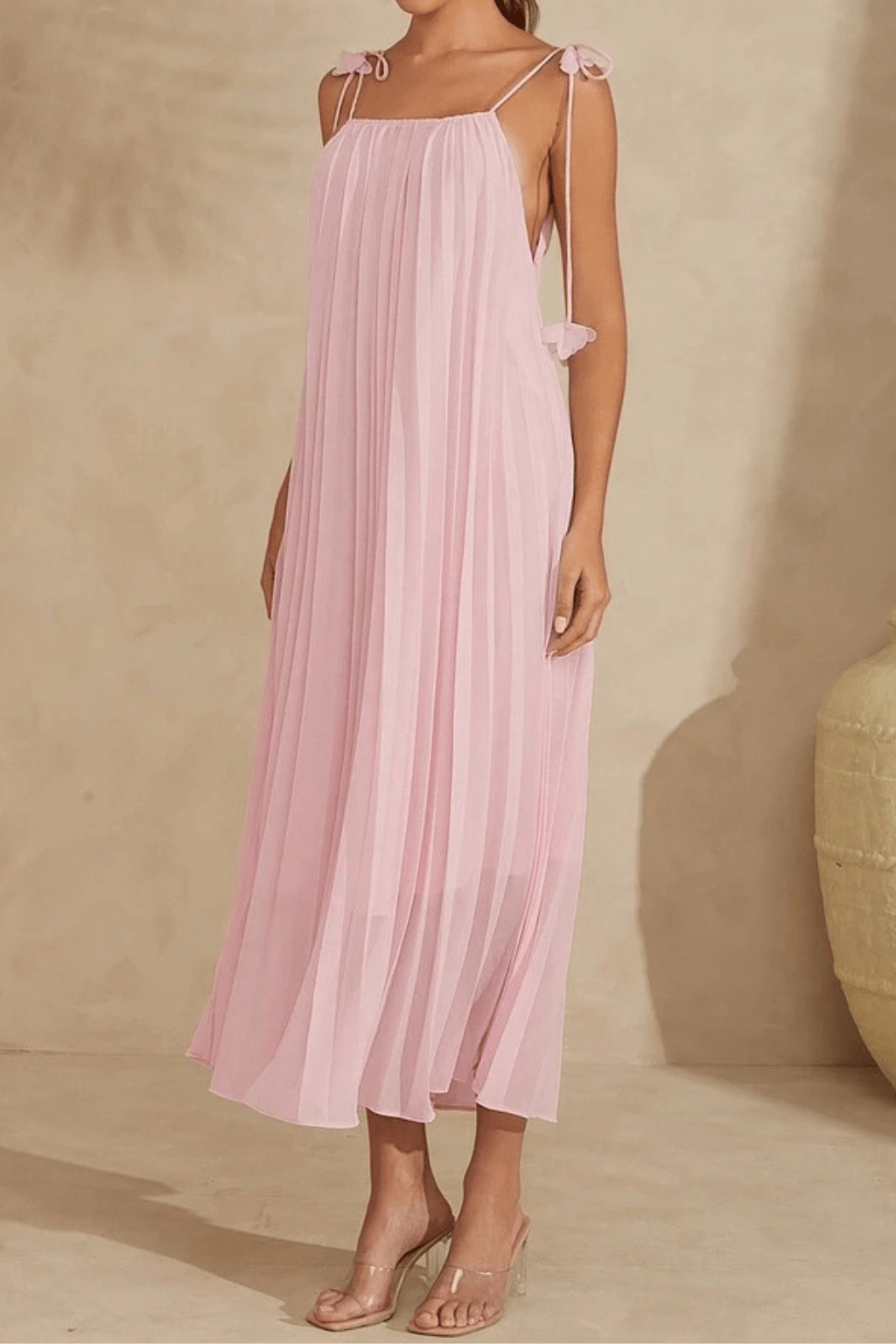 Vestido-Lorena-Plissado-Longo-Com-Amarração-Detalhe-em-Flor-Rosa-Bebê-LOLINE-02