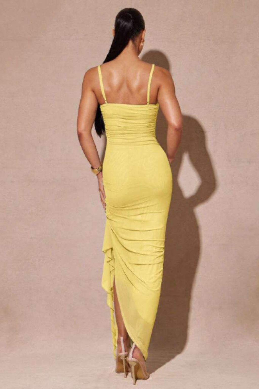 Vestido-Manon-Com-Babados-de-Manga-e-Fenda-Alta-Amarelo-LOLINE-02