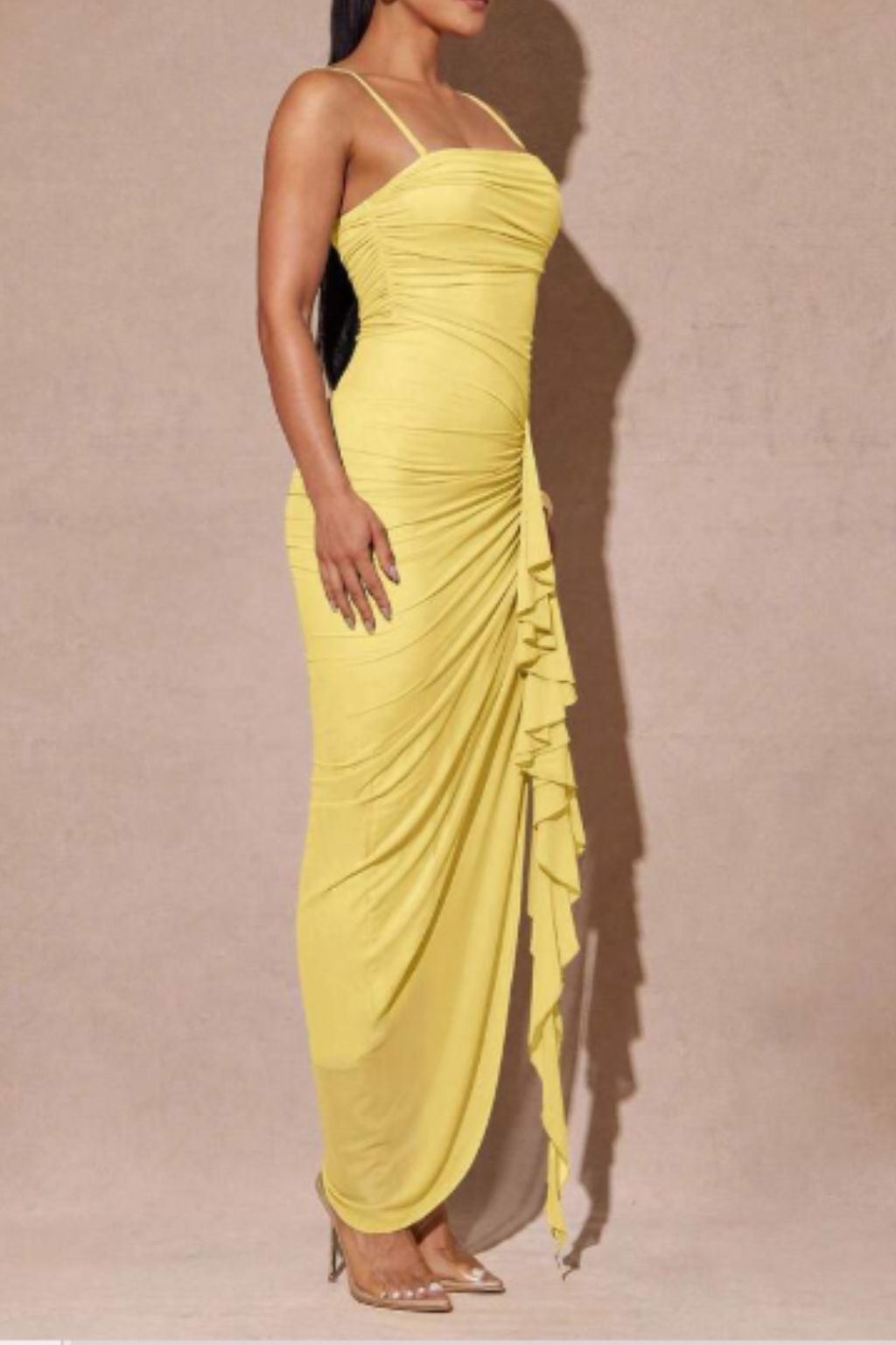 Vestido-Manon-Com-Babados-de-Manga-e-Fenda-Alta-Amarelo-LOLINE-04