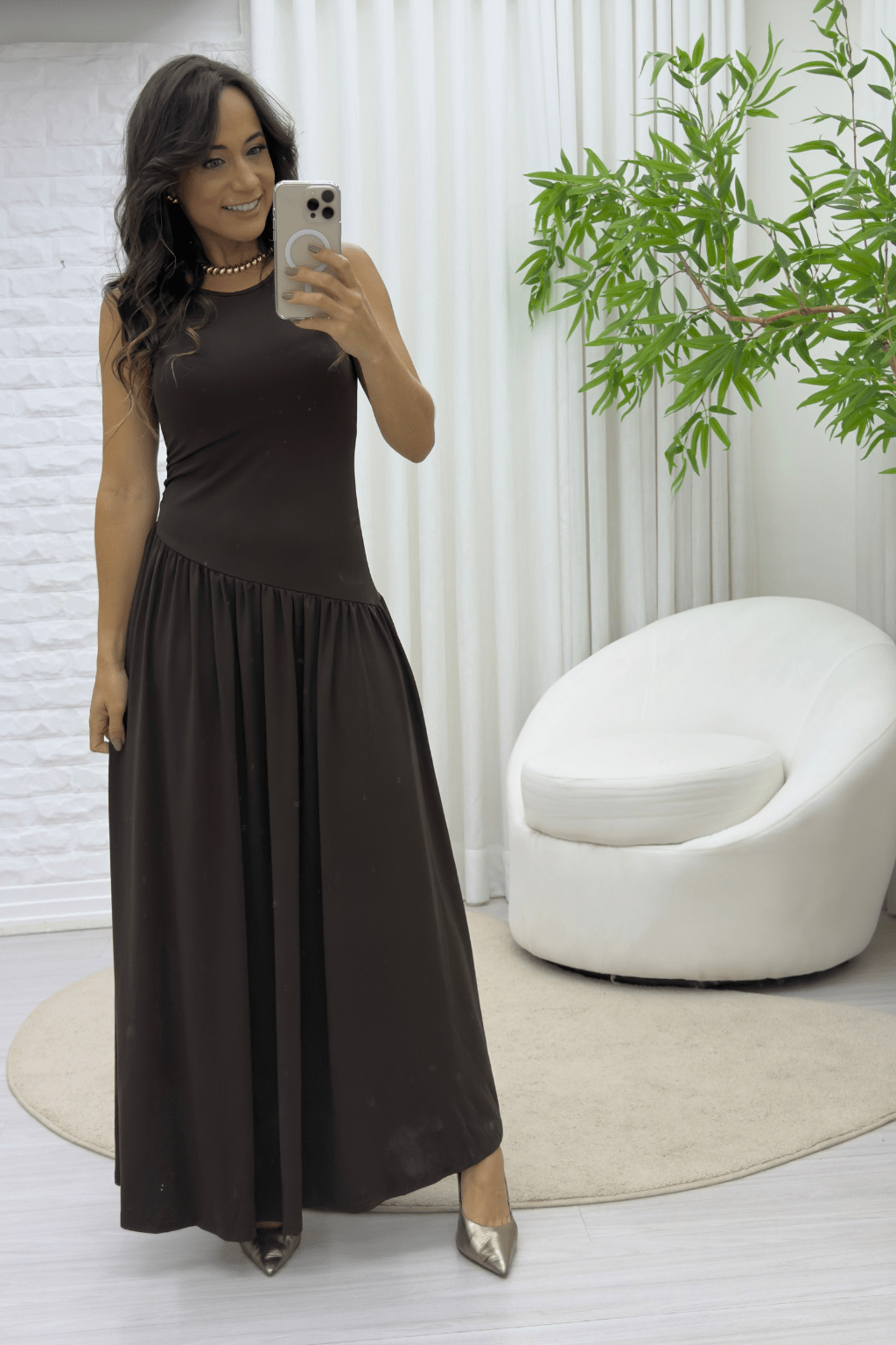 Vestido-Meline-Longo-Cintura-Franzida-Minimalista-Marrom-LOLINE-011299