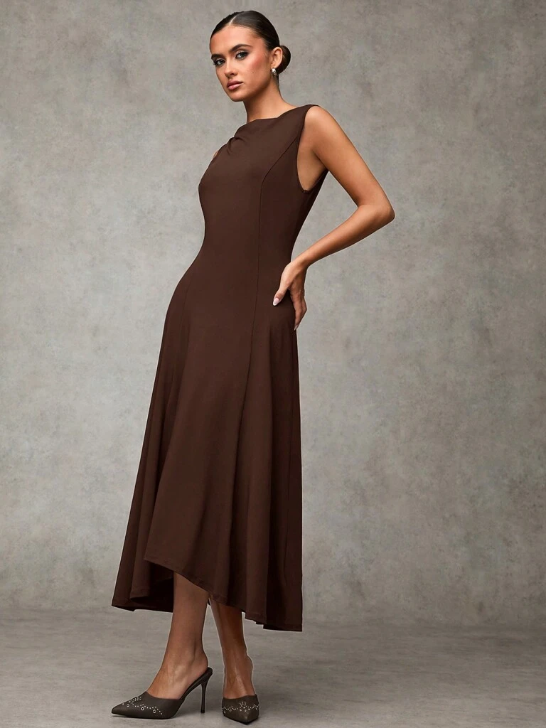 Vestido-Midi-Elegante-sem-Mangas-Cor-Cafe-Tereza-loline--04