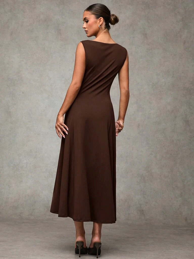 Vestido-Midi-Elegante-sem-Mangas-Cor-Cafe-Tereza-loline-02