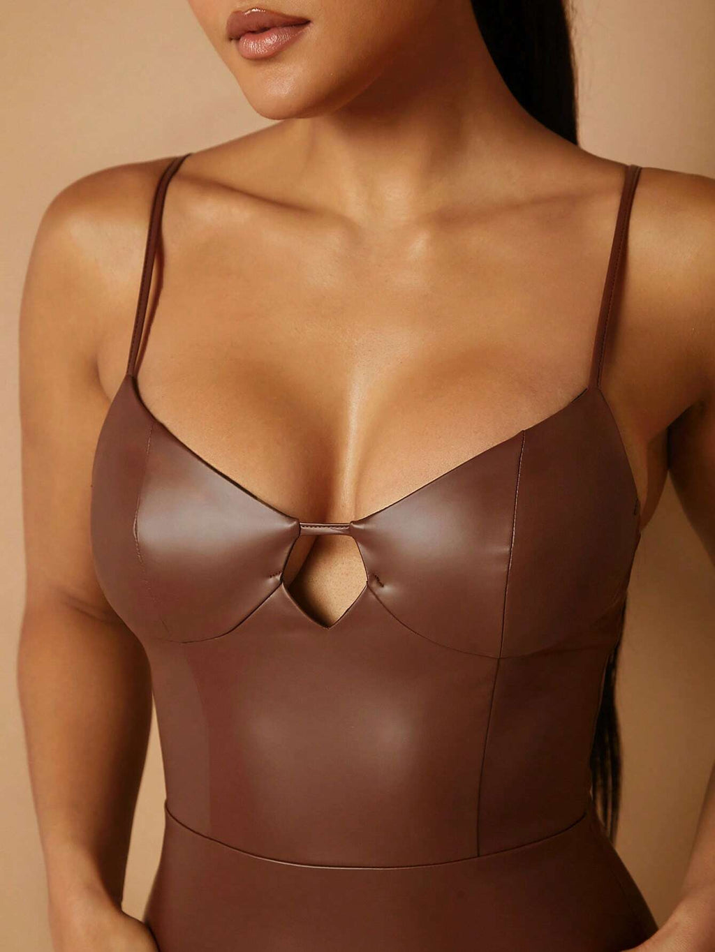 Vestido-Midi-Em-Couro-Marrom-Loline-01