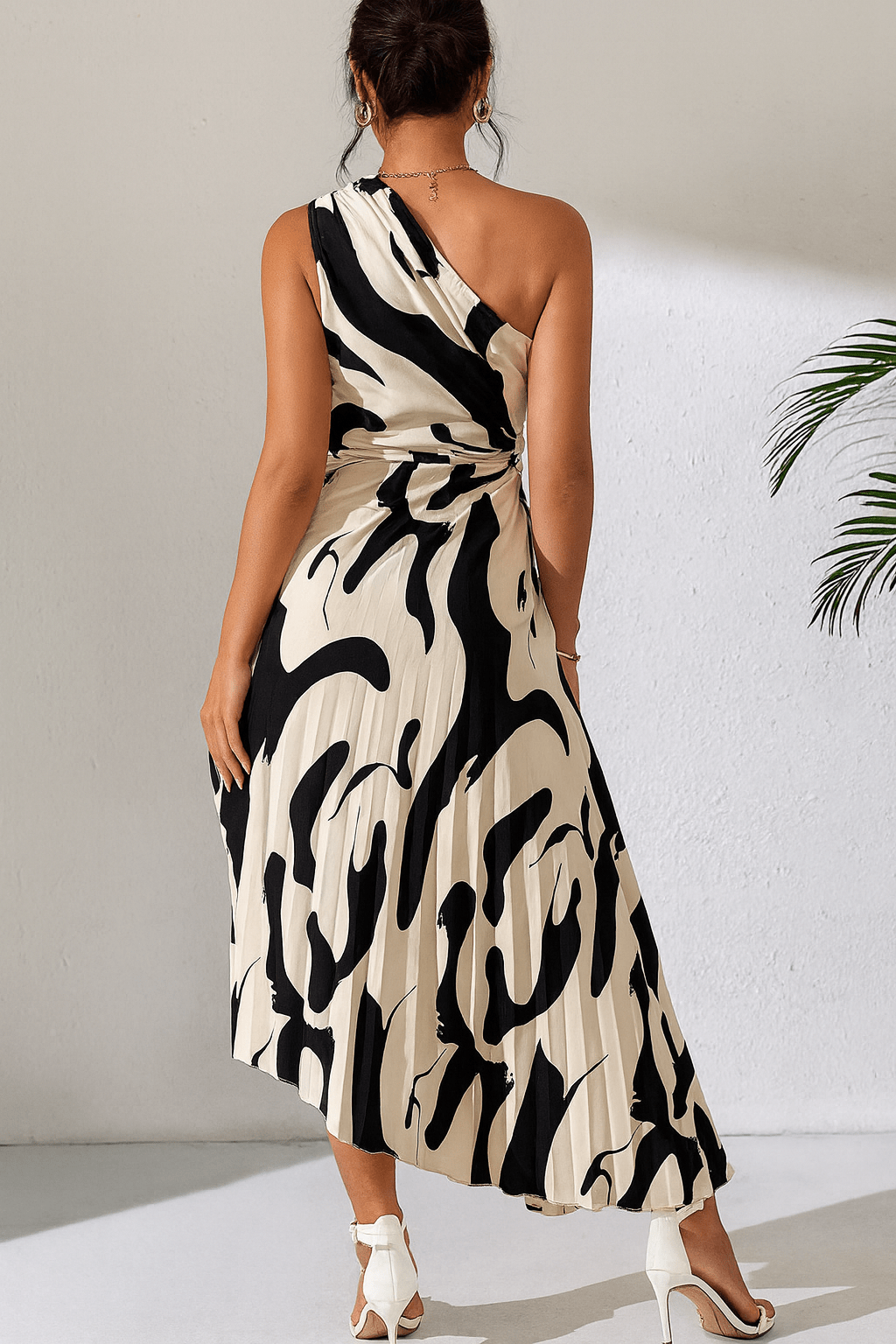 Vestido-Midi-Plissado-Branco-com-Preto-Toledo-LOLINE-03