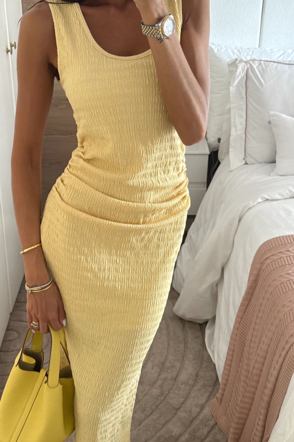 Vestido-Midi-Portofino-Canelado-com-Modelagem-Ajustada-LOLINE-01
3