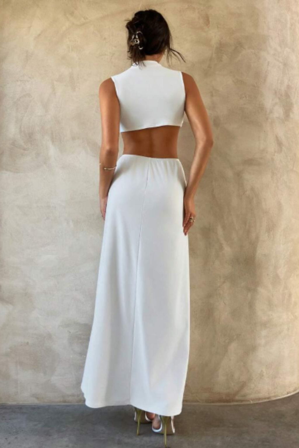 Vestido-San-Marco-Slim-Fit-Decote-Costas-Branco-LOLINE-02