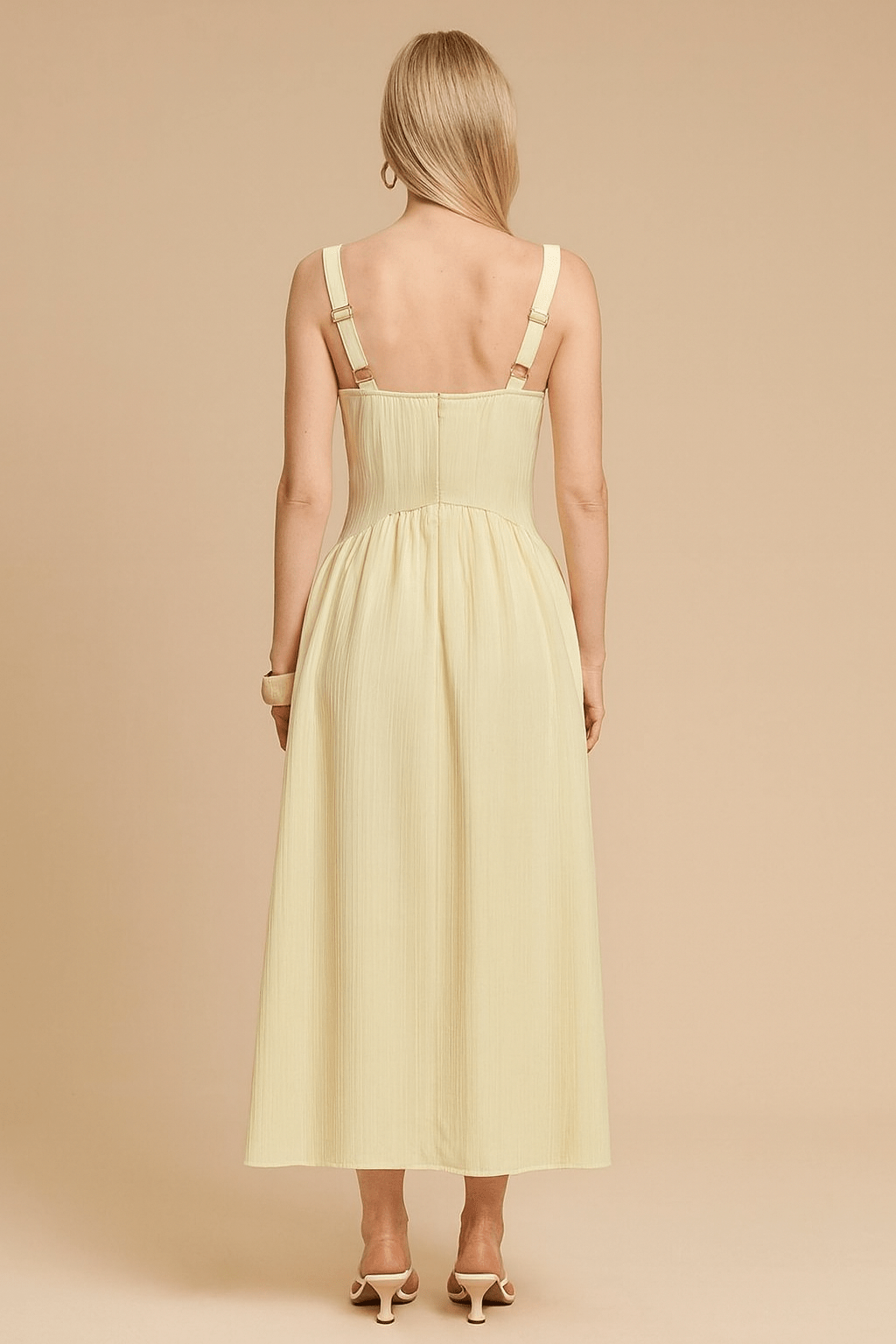 Vestido-Vivi-Decote-Quadrado-Plissado-Sem-Mangas-Amarelo-LOLINE-016