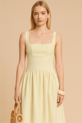 Vestido-Vivi-Decote-Quadrado-Plissado-Sem-Mangas-Amarelo-LOLINE-017